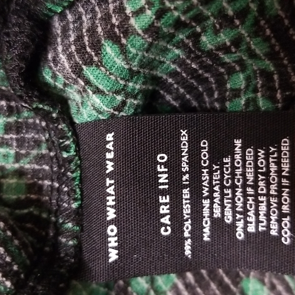 📌FINAL SALE  |Who What Wear | Black & Green Floral Fitted Midi Dress - Picture 12 of 13